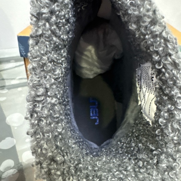 JBU Cream Front-Zip Faux-Fur Lined Ankle Boots - Picture 5 of 8